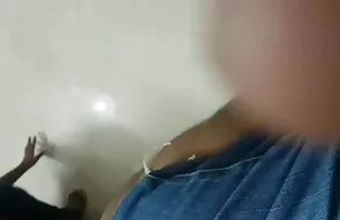 XXX Das Mädchen kam, um sex mit einem paar reife frau gratis