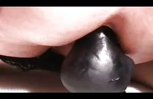 XXX Babe spielt mit reife frauenärsche dildo
