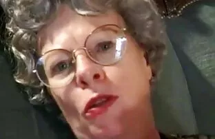 XXX Mann reife damen sex streckt pussy seiner Freundin versehentlich stark