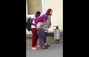 XXX Ein Sex für reife frauenficken ein blondes Mädchen, das sehr fett ist