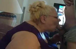 XXX Russische Mädchen schrauben Ihren Freund am Morgen nackte reife frauen am strand